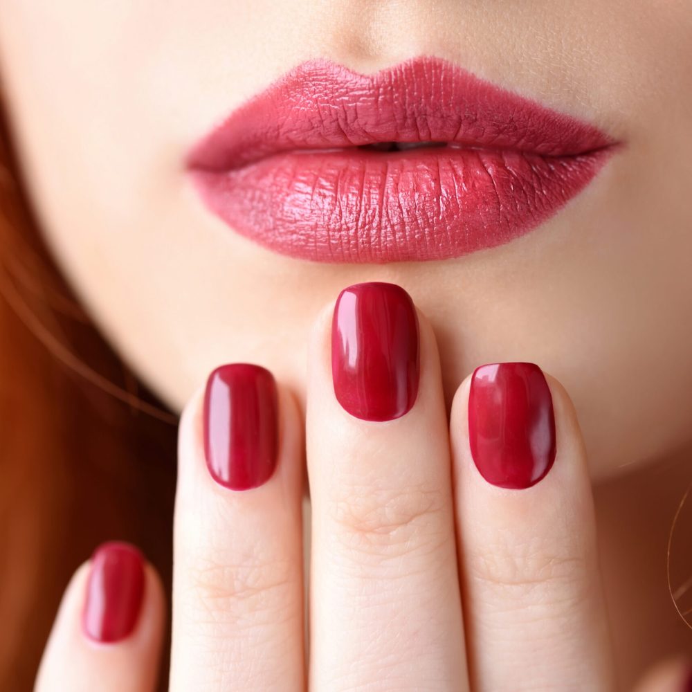 imgi_28_beautiful-red-haired-young-woman-with-red-manicure-2023-11-27-05-12-41-utc-scaled